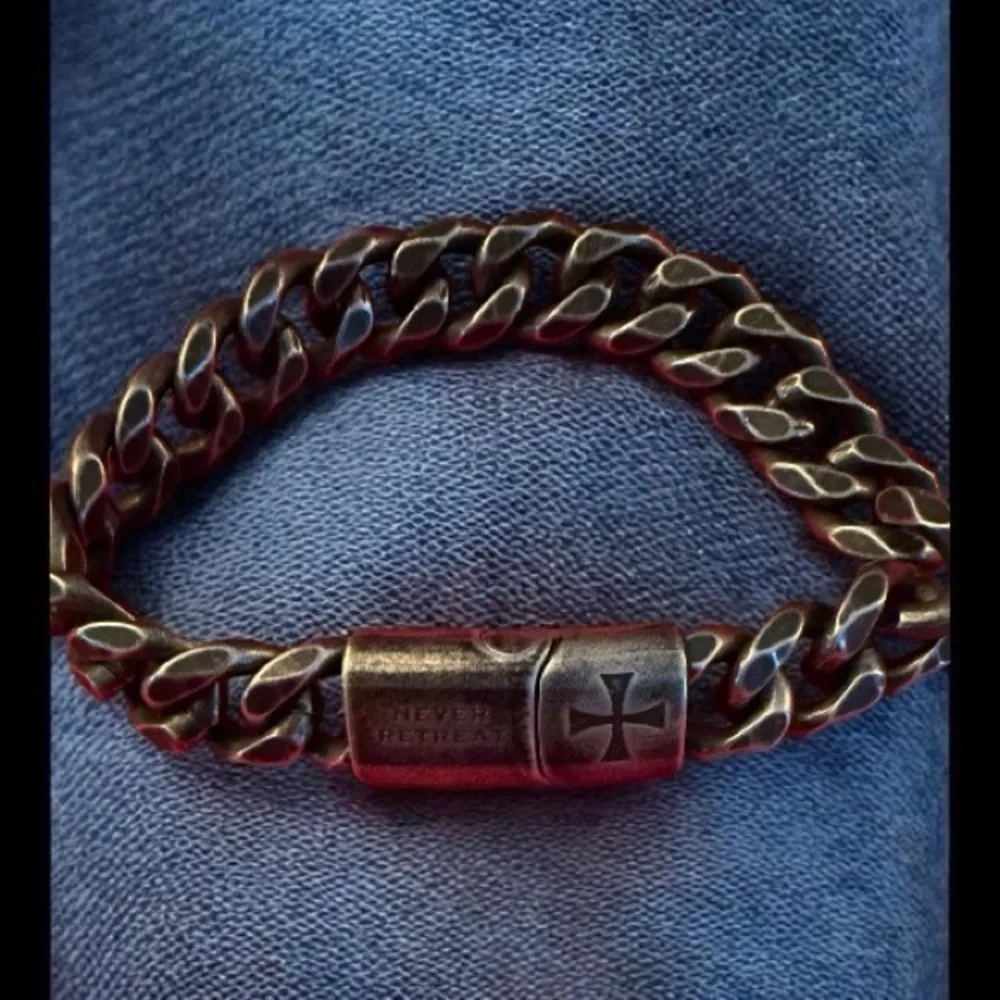 The Hero Company Knights Templar "Never Retreat, Never Surrender" Bracelet - Picture 1 of 6